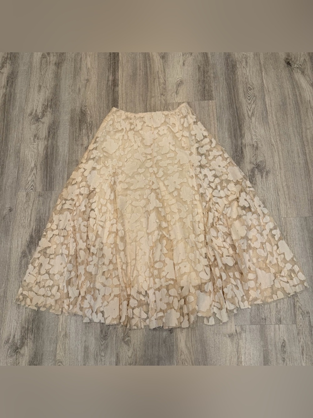 Karen Kane 3D Floral Lace Mesh Midi Skirt Cream Size Medium - Picture 3 of 3